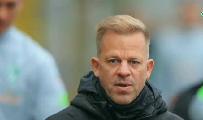 Тренер немецкого клуба "Вердер" уволился из-за скандала с поддельным ковид-сертификатом
