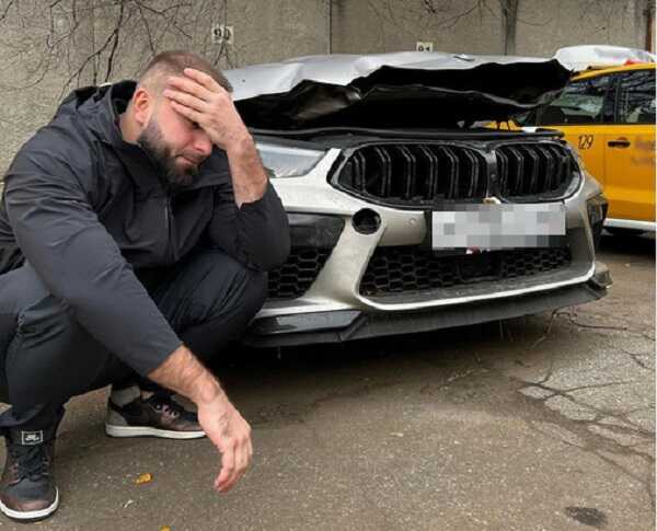 В Москве блогер на BMW врезался в машину бизнесмена из списка Forbes. Двое погибли