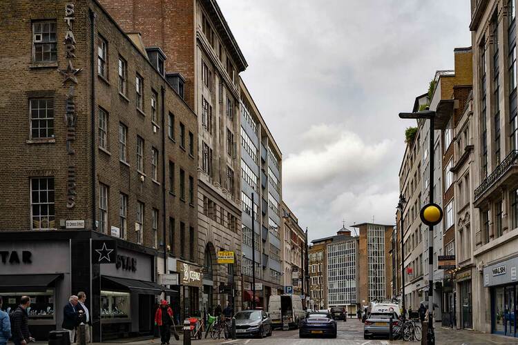 The street in London where Bandenia Challenger Bank’s mailing address is located qhiqquidqeiqqzrkm